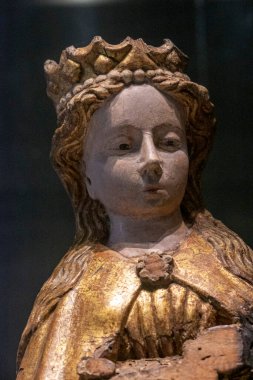 Taç giymiş bakire, 1500 civarında, yaldızlı ve polikrom odun, Navardun kilise, Diocesan Jaca Müzesi, Huesca, İspanya