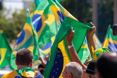 Aracatuba, Sao Paulo Eyaleti, Brezilya, Ekim 2018 - Brezilyalılar vatansever görünüm - Brezilya bayrağının renkleri - Brezilya bağımsızlığı yeşil ve sarı