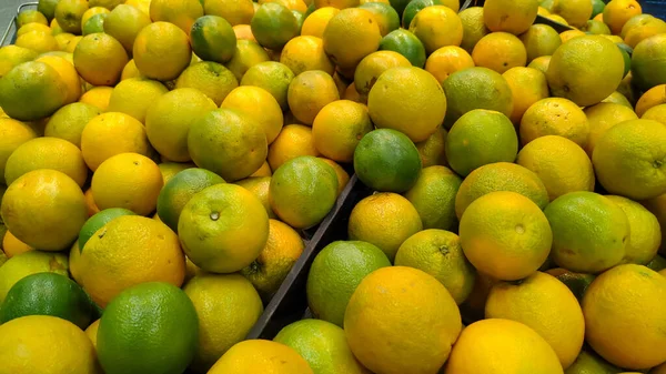 Porção Laranjas Exposição Gôndola Supermercado — Fotografia de Stock