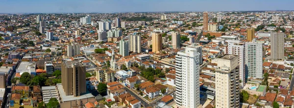 Uberaba, Minas Gerais Eyaleti, Brezilya, 6 Eylül 2020 - Uberaba şehrinin havadan görünüşü.