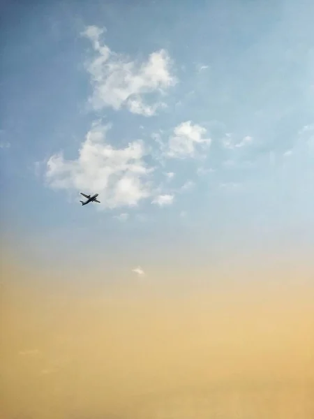 Avião Voando Céu — Fotografia de Stock