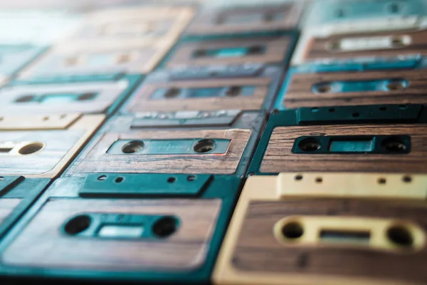 Yakın plan analog müzik kaset koleksiyonu