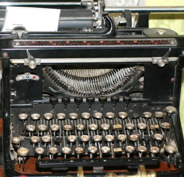 Eski vintage nadir baskı makinesi. Siyah yazarak.