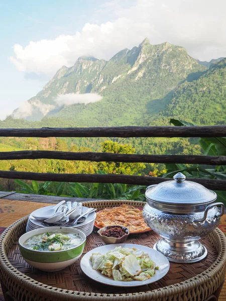 Vista Lateral Los Alimentos Tailandeses Tradicionalmente Cena Para Estancia Casa —  Fotos de Stock