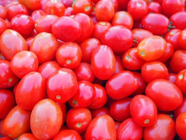 Haufen Roter Tomaten Zum Verkauf Auf Dem Markt Vollständiger Rahmen — Stockfoto