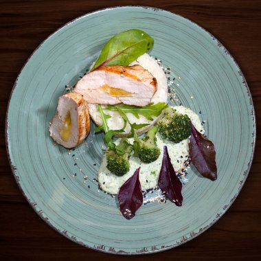 CAMBERBER CHEE, BROCCOLI VE PİKLİ FİLTİKLERİ