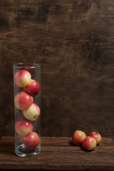 Maçãs Vermelhas Suculentas Caseiras Vaso Transparente Frutas Legumes Outono Fundo — Fotografia de Stock