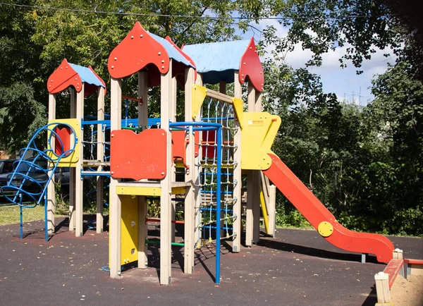 MOSCOW, RUSSIA - 08, 2020: Oyun alanı parlak bir helikopter olarak stilize edilmiştir.