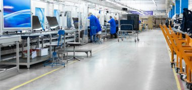 Minsk, Belarus - 08 Mayıs 2018: Toplu televizyonlar için atölye