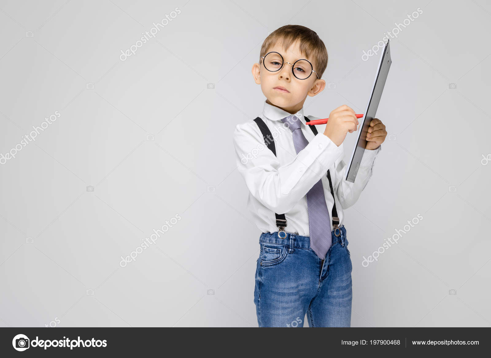 light jeans with white shirt