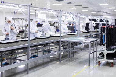 Minsk, Belarus - 08 Mayıs 2018: Toplu televizyonlar için atölye