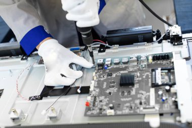 Minsk, Belarus - 08 Mayıs 2018: Toplu televizyonlar için atölye