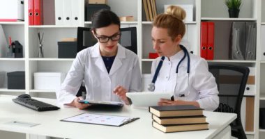 Doktorlar Office belgeleriyle çalışma