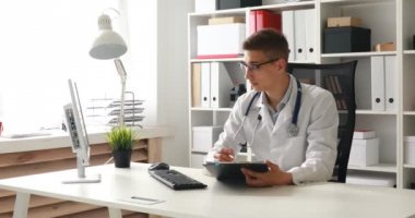 Genç doktor çalışma yersiz geliyor 