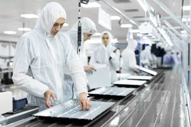 Minsk, Belarus - 08 Mayıs 2018: Toplu televizyonlar için atölye