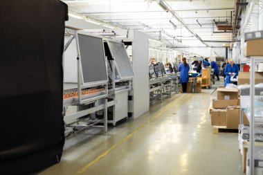 Minsk, Belarus - 08 Mayıs 2018: Toplu televizyonlar için atölye