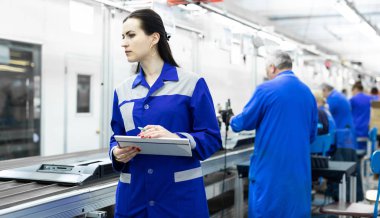 Minsk, Belarus - 08 Mayıs 2018: Toplu televizyonlar için atölye