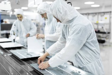 Minsk, Belarus - 08 Mayıs 2018: Toplu televizyonlar için atölye