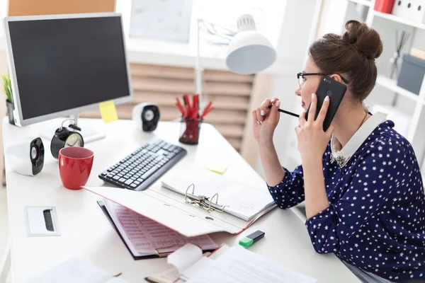 Succesvolle Zakenvrouw Die Kantoor Werkt — Stockfoto