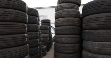 kullanılmış lastikler, arabanın motoru Analizi.