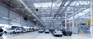 Park arabalar. Bina Otomobil fabrikasının. Yeni araba showroom vardır