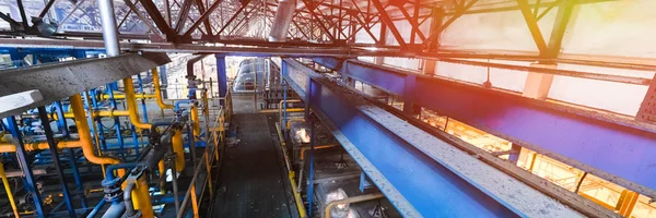 Equipo de la industria de producción de fibra de vidrio en el fondo de fabricación — Foto de Stock