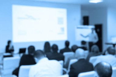 Dinleyiciler konferans odasında. Bulanık resim bulanık. - Evet. iş ve girişimcilik kavramı.