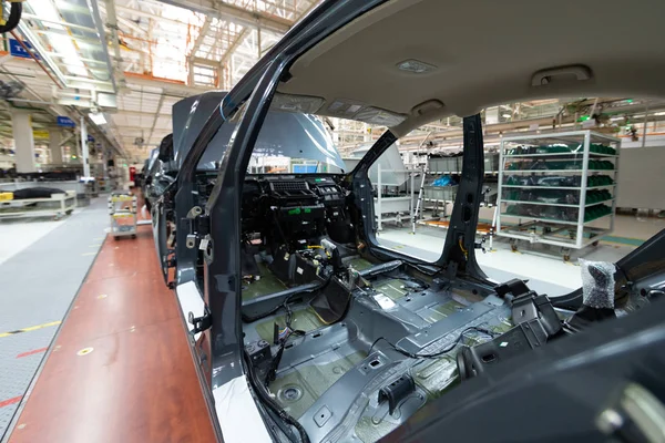 Ayrıntılar için araba vücut ekleyin. Robot araba Meclisi olmasını sağlamaktadır. Modern araç montaj fabrikası'nda