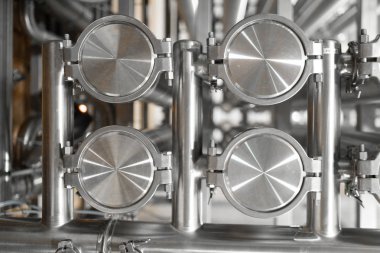 Peynir yapma ekipmanları yakın çekim Sert peynir arka plan üretiminde