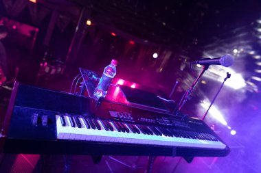 Synth büyük planea disco Club