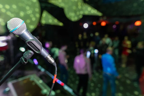 Microphone closeup on the disco club — Stock Photo, Image