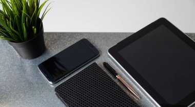 Tablet ile boş bir ekran geçerli