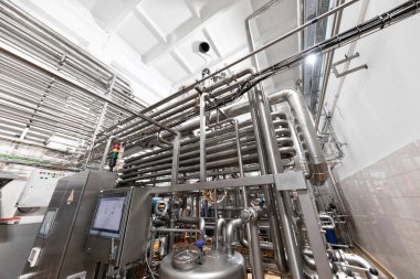 Çelik su boru hattı, krom borular, boru hatları ve diğer ekipman araç bitki atölye