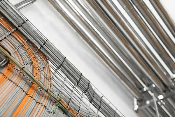 Sistema de tubos de alumínio na planta da indústria alimentar — Fotografia de Stock