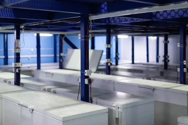 Warehouse with white refrigerators — Stock Photo, Image