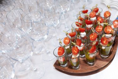 Boş gözlük ve gözlük kanepeler ile yakın çekim