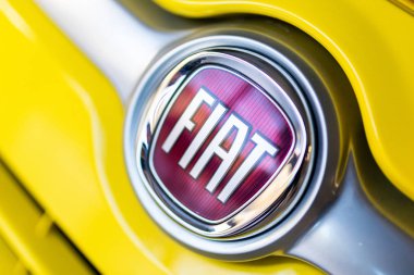 Minsk, Belarus-Mart 23, 2018: Fiat klasik araba amblem