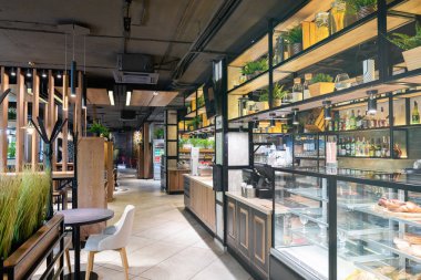 Minsk, Beyaz Rusya - 29 Mayıs 2019: vitrinin ön görünümü