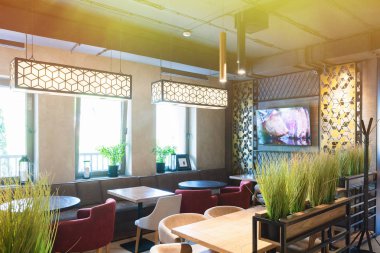 Minsk, Beyaz Rusya - 26 Nisan 2019: modern restoranın iç çekimi