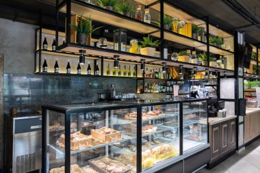 Minsk, Beyaz Rusya - 29 Mayıs 2019: vitrinin ön görünümü