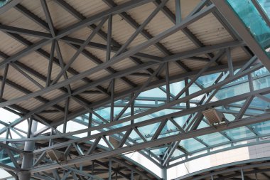 Açık hava performansları için modern tente veya velaryum, çatı inşaatı