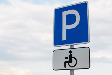 Engelliler için beyaz tabletli Roadsign Otoparkı