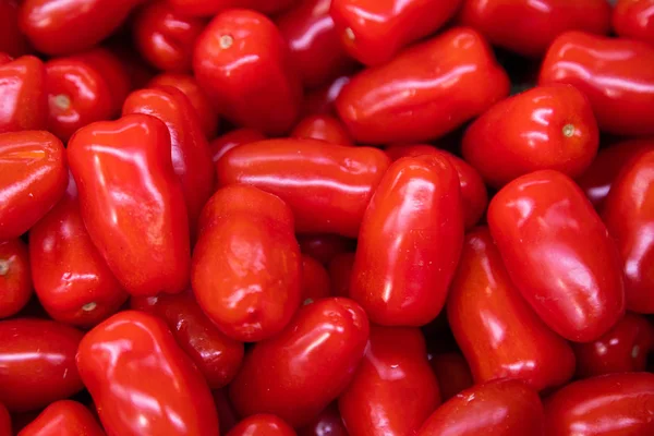 Tomate Biologique Charnue Pile Marché Plateau Étagère Épicerie Close Pour — Photo