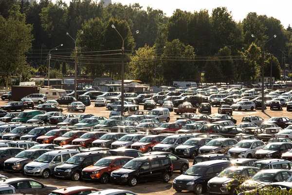 Minsk Bielorrusia Mayo 2019 Zona Aparcamiento Coches Nuevos Fuera Ciudad — Foto de Stock