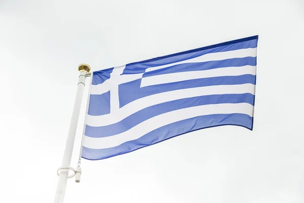 Een Zwaaiende Vlag Van Griekenland Heldere Hemel — Stockfoto