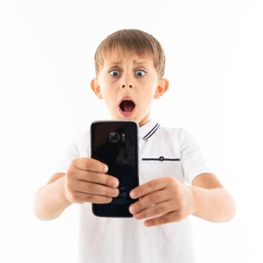 Akıllı telefonlu duygusal çocuk.