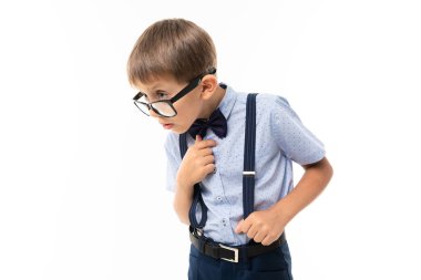 Yakışıklı adam beyazlara karşı. 