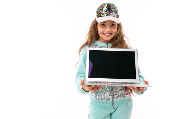 Милая Маленькая Девочка Позирует Ноутбуком Белом Фоне — стоковое фото