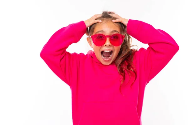 Bonito Menina Posando Contra Fundo Branco — Fotografia de Stock