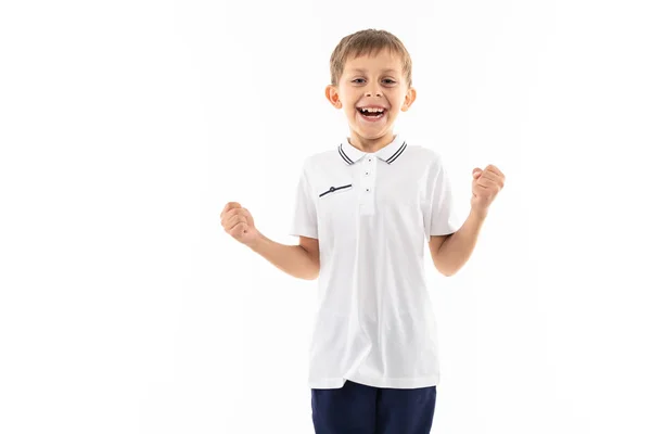 Lindo Chico Haciendo Cara Expresión Posando Estudio Contra Blanco —  Fotos de Stock